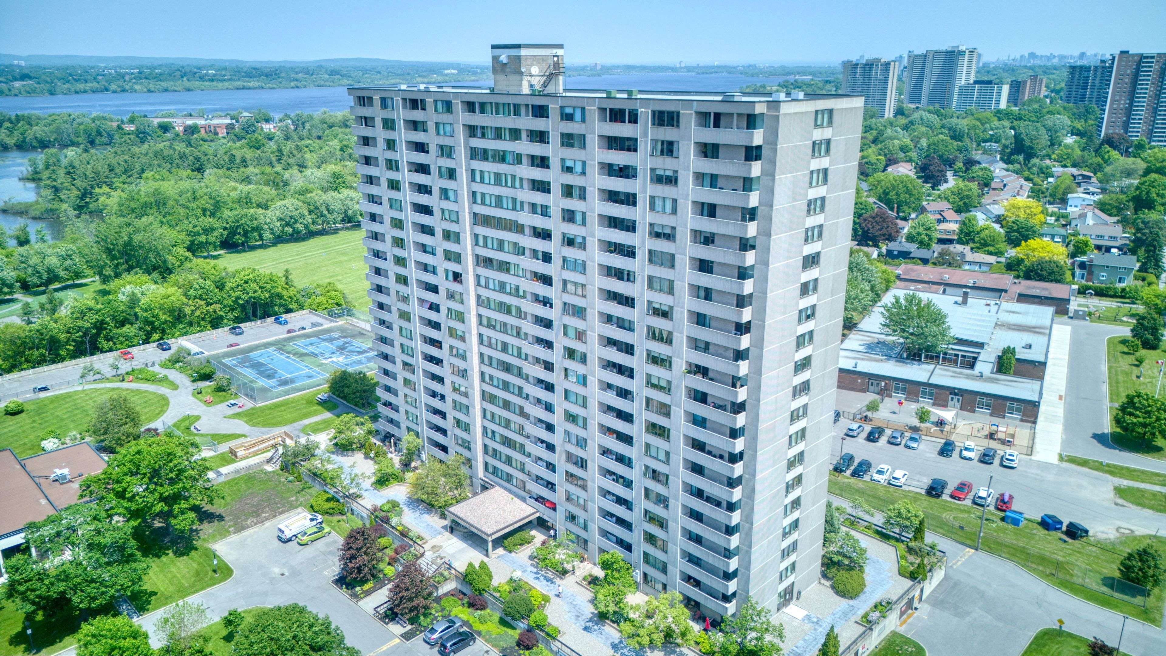 Britannia - Lincoln Heights And Area, ON K2B 5W8,2625 Regina ST #1401