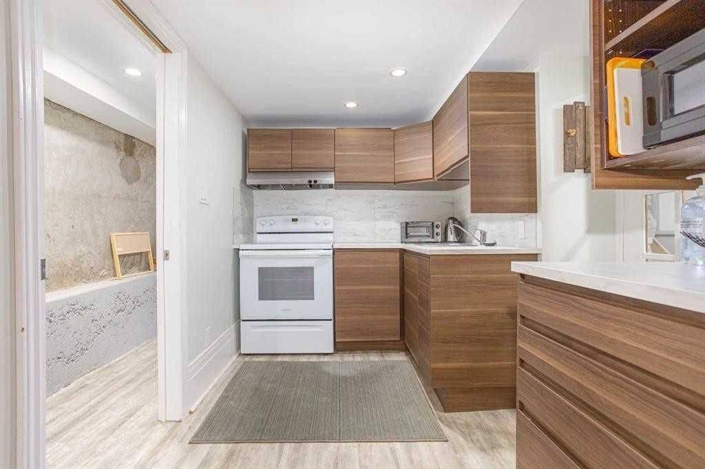 Lower Town - Sandy Hill, ON K1N 7T9,81 Sweetland AVE #Lower