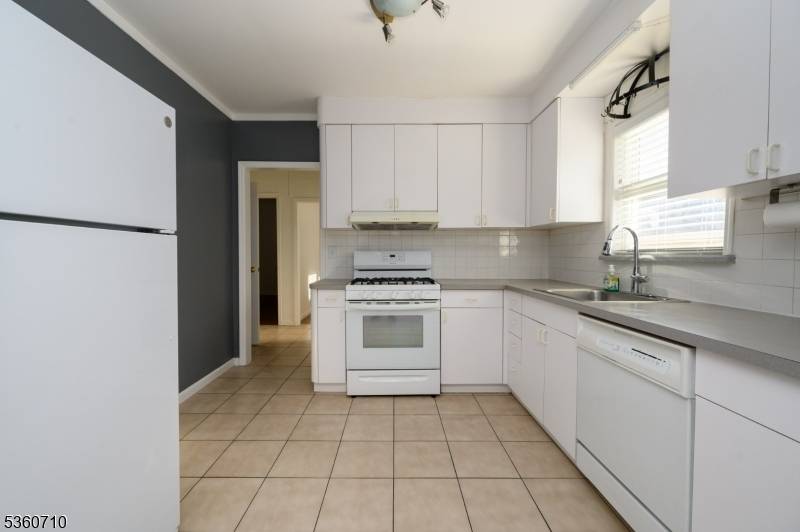 Linden City, NJ 07036,26 W Price Street