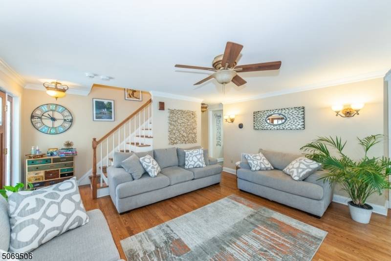Montclair Twp., NJ 07042,23 Valley