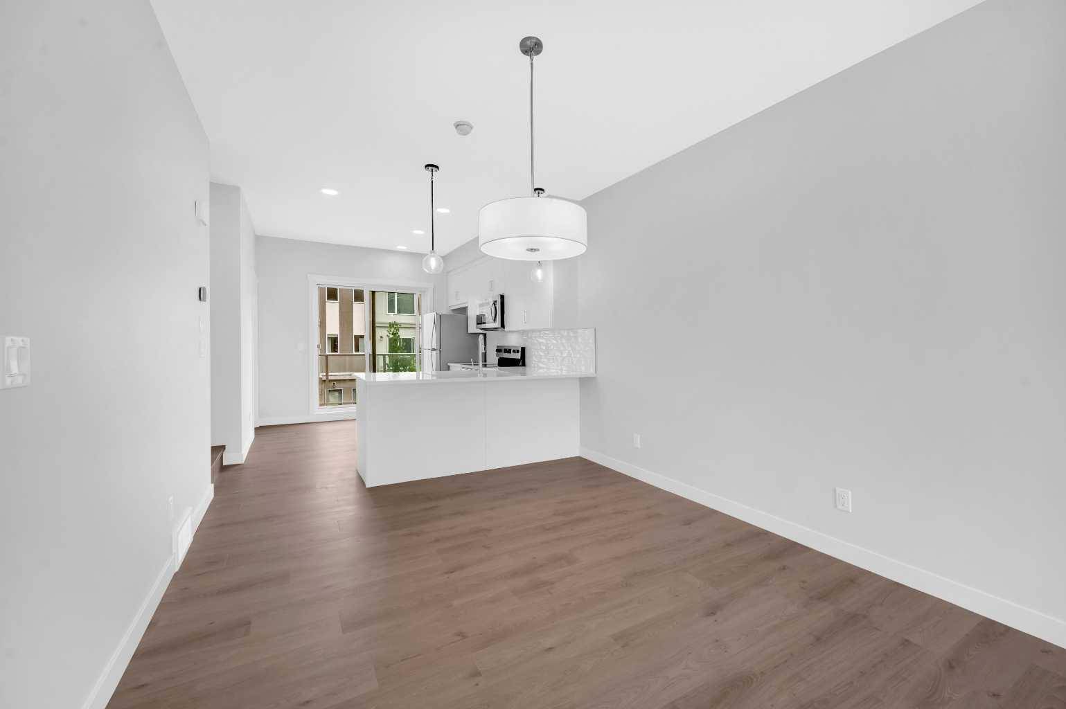 Calgary, AB T2Y0W4,305 Shawnee Square SW