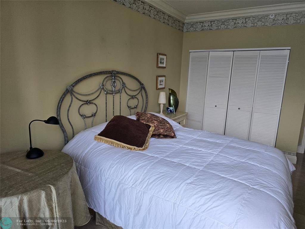 Miami, FL 33131,888 Brickell Key Dr #2110