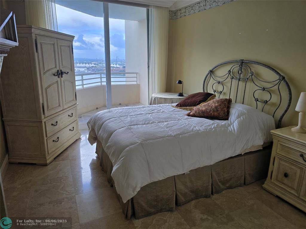 Miami, FL 33131,888 Brickell Key Dr #2110