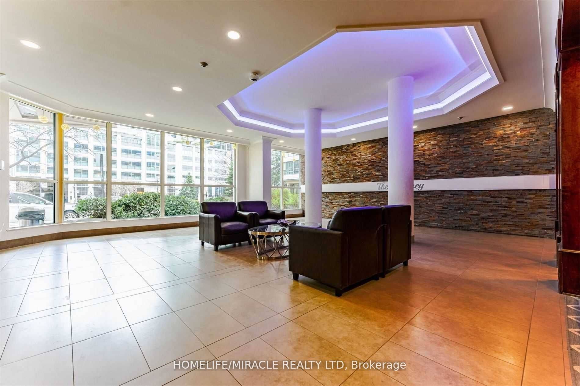 Mississauga, ON L6P 1Y9,250 Webb DR #318