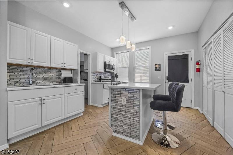 Irvington Twp., NJ 07111,8 Laventhal Ave