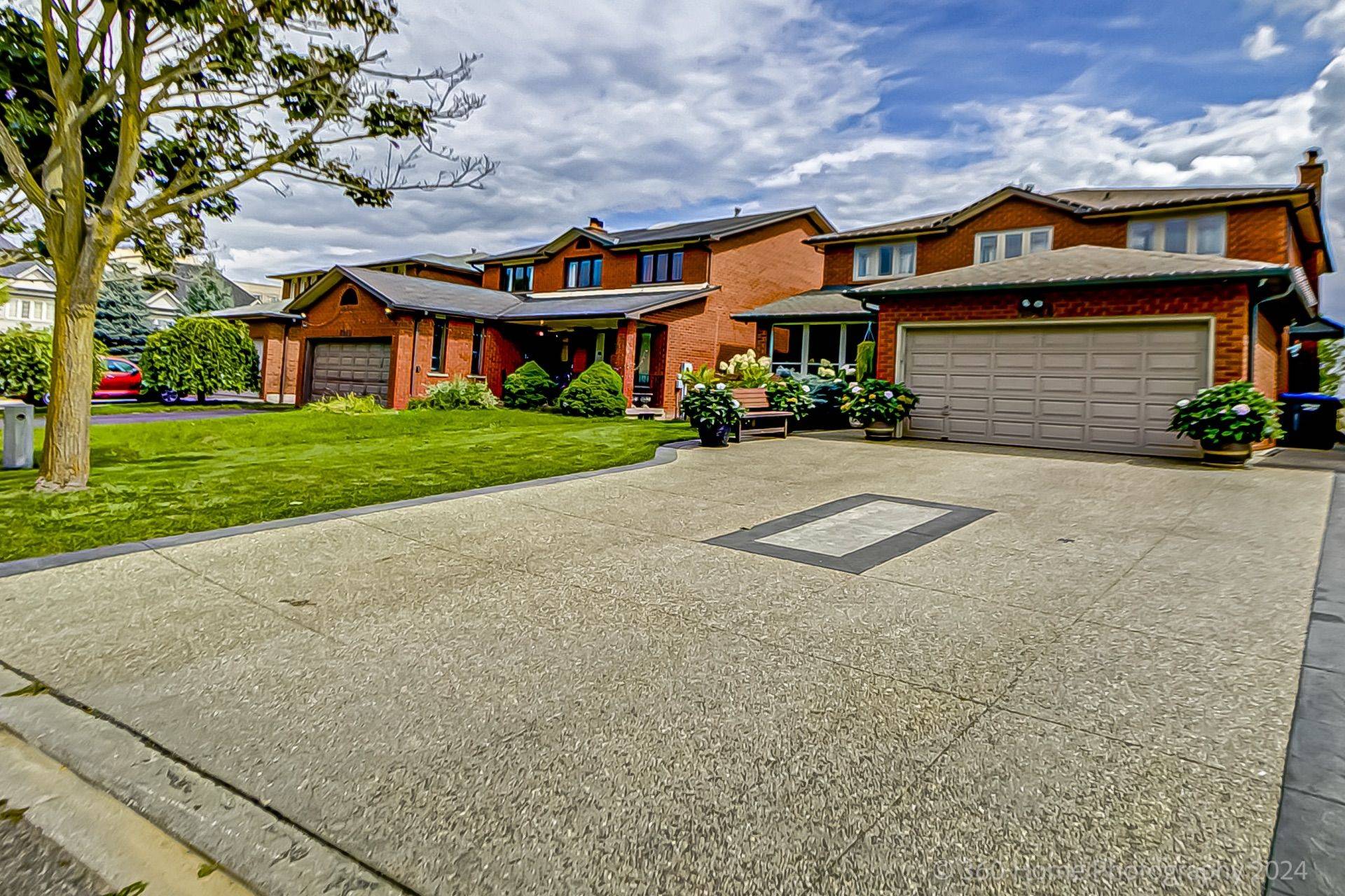 Mississauga, ON L4X 2X4,3044 Knob Hill CT