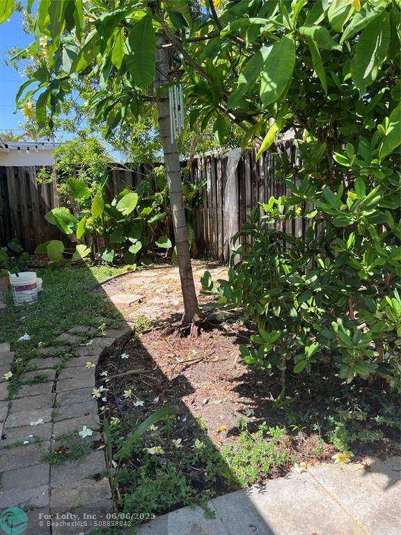 Dania Beach, FL 33004,[StreetName,UnitNumber,StreetNumber,StreetDirPrefix]