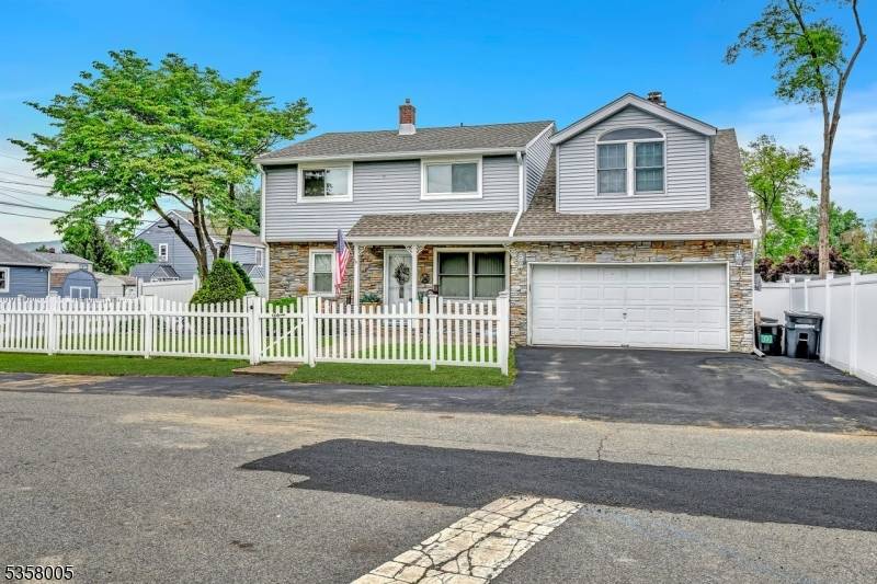 Wanaque Boro, NJ 07420,2 Milton Pl