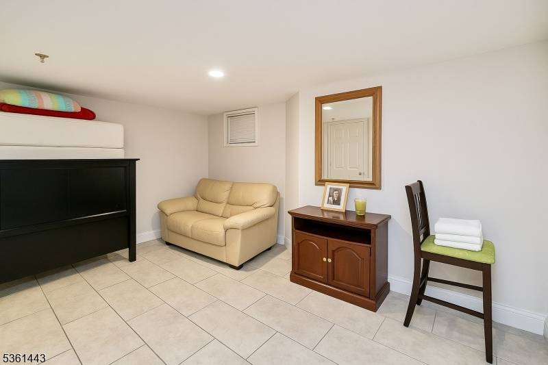 Paterson City, NJ 07524,276 5Th Ave