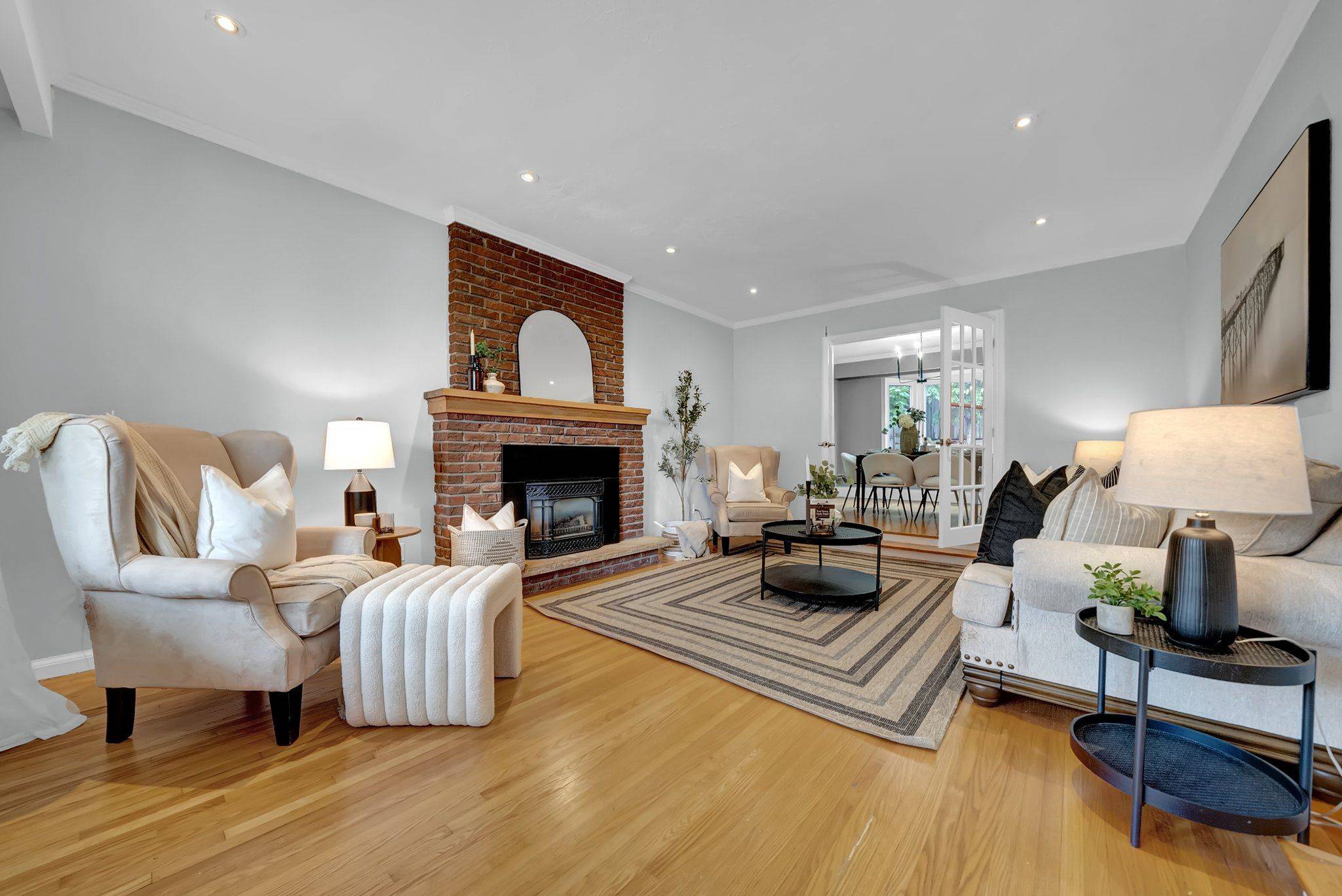 Whitby, ON L1N 1H1,314 St Lawrence ST