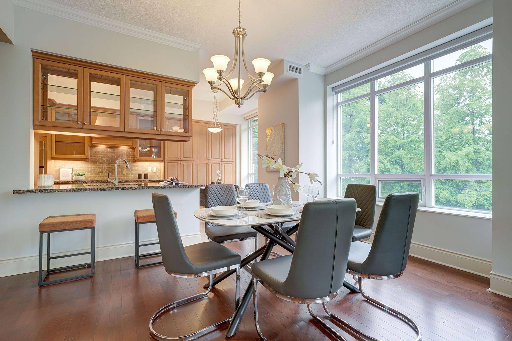 Richmond Hill, ON L4C 0V6,10101 Yonge ST #115