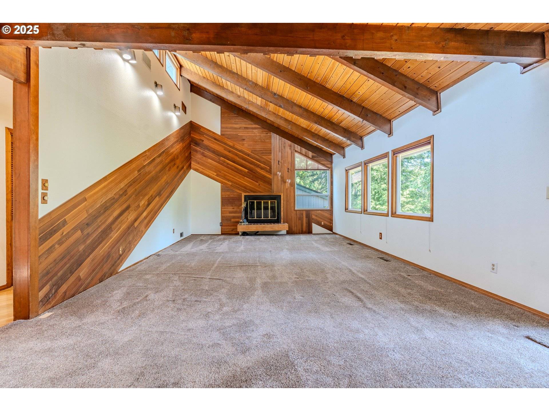 Gresham, OR 97080,975 SW FLORENCE CT