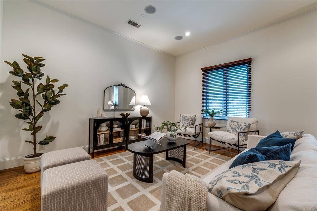 Dallas, TX 75219,4406 Bowser Avenue #4