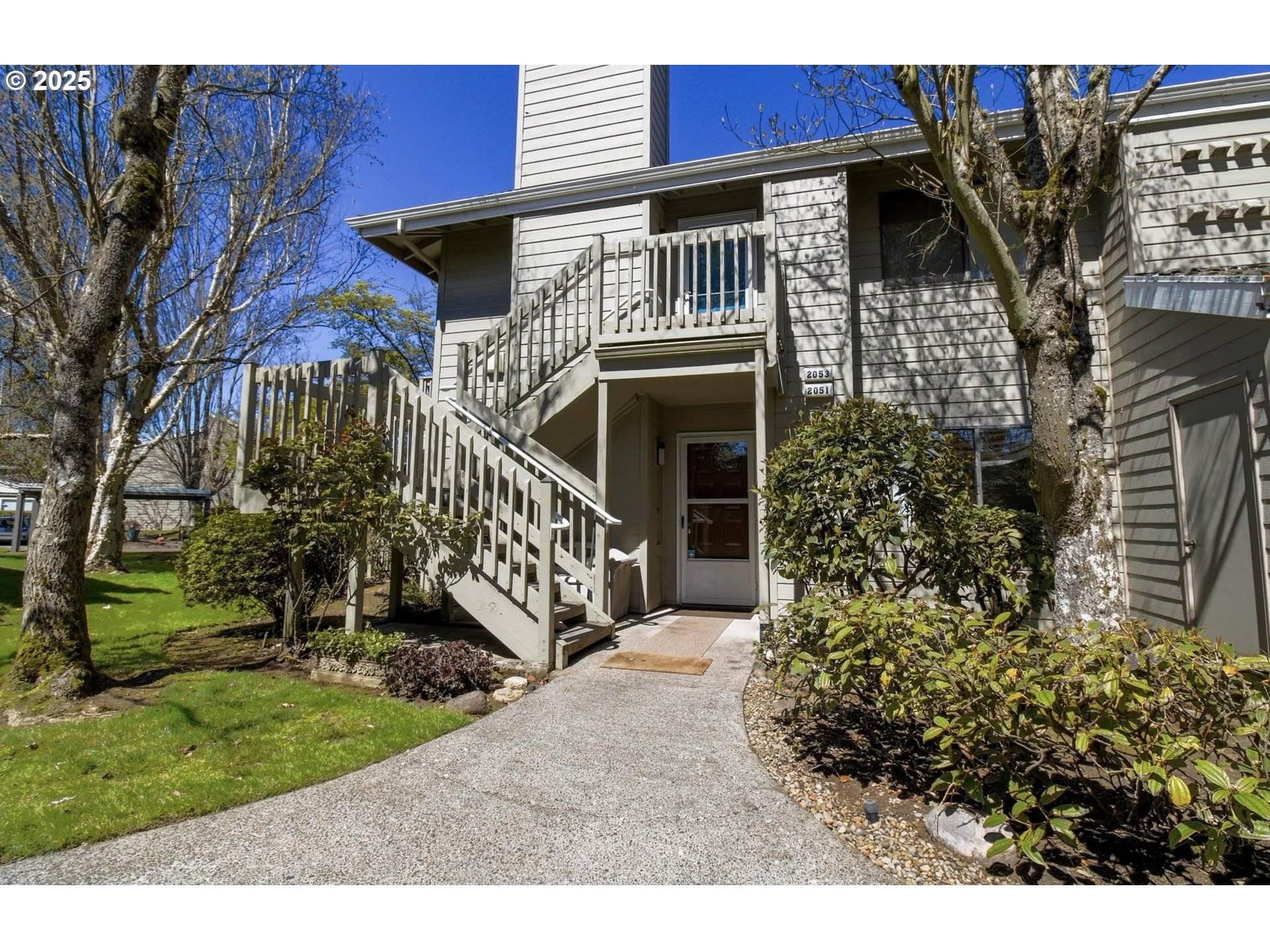 Eugene, OR 97401,2051 LAKE ISLE TER