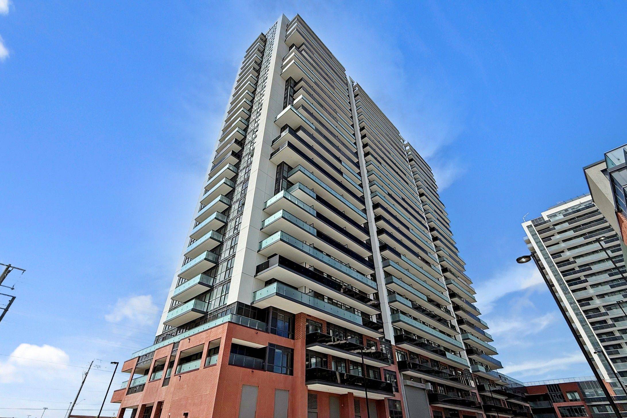 Oshawa, ON L1L 0W3,2545 Simcoe ST N #1105
