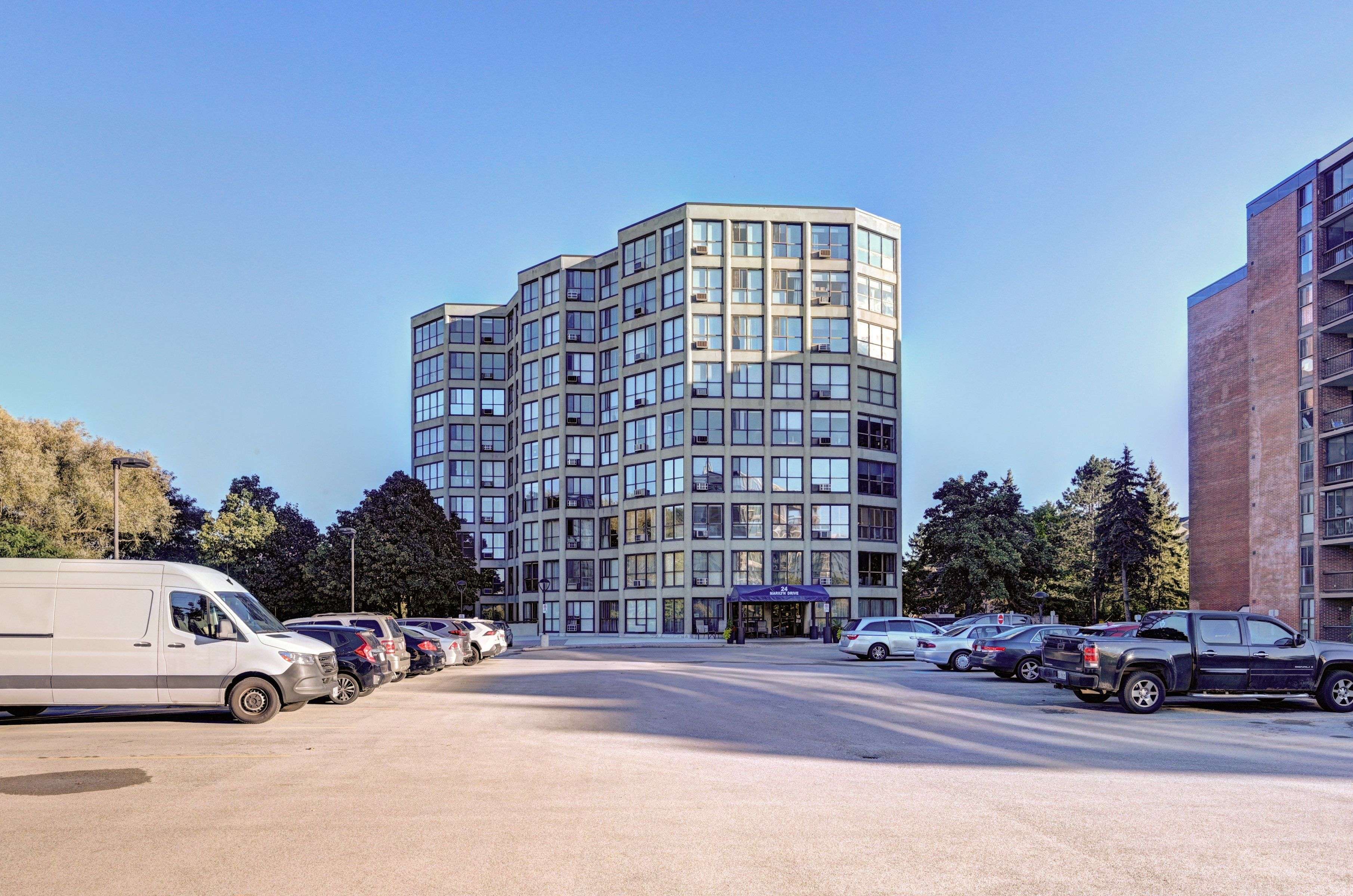 Guelph, ON N1H 8E9,24 Marilyn DR N #401