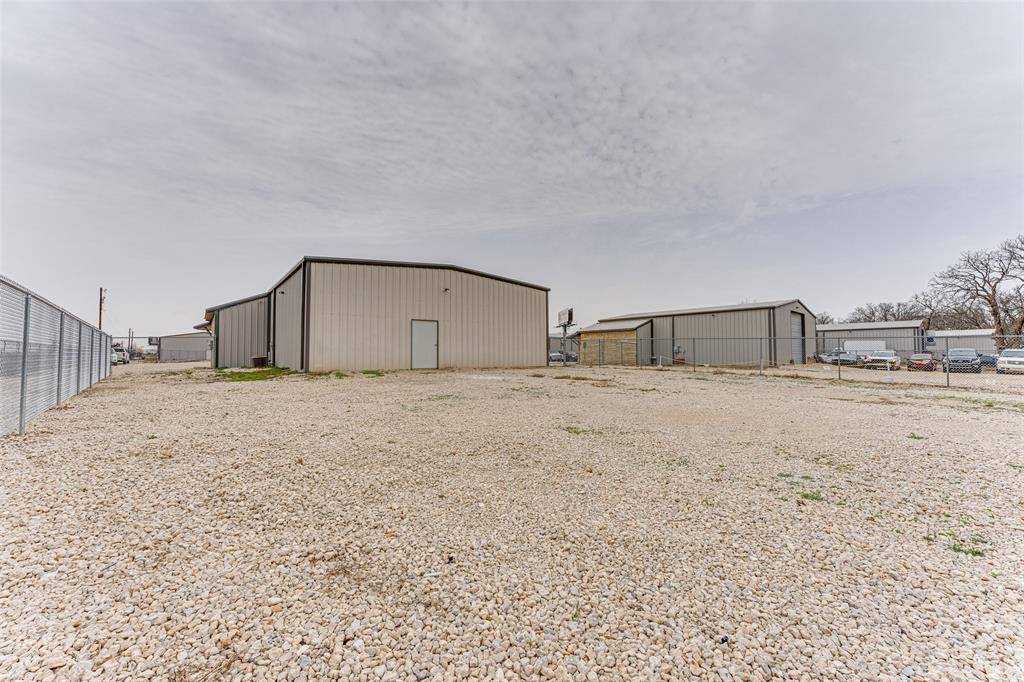 Caddo Mills, TX 75135,3611 Interstate 30 #D
