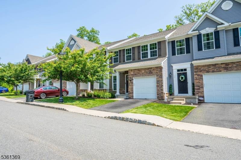 Mount Arlington Boro, NJ 07856,11 Woodland Way