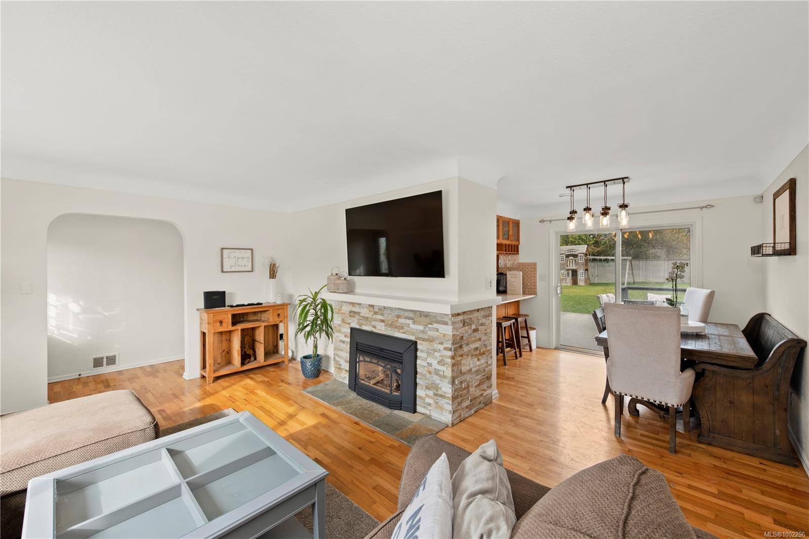 Saanich, BC V8Z 2G9,630 Baxter Ave