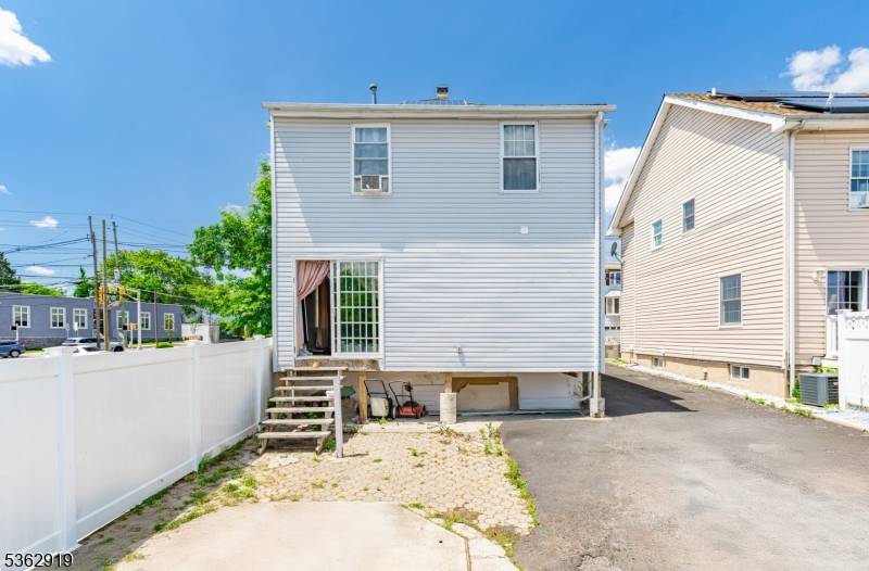 Woodbridge Twp., NJ 08861,68 Pennsylvania Ave