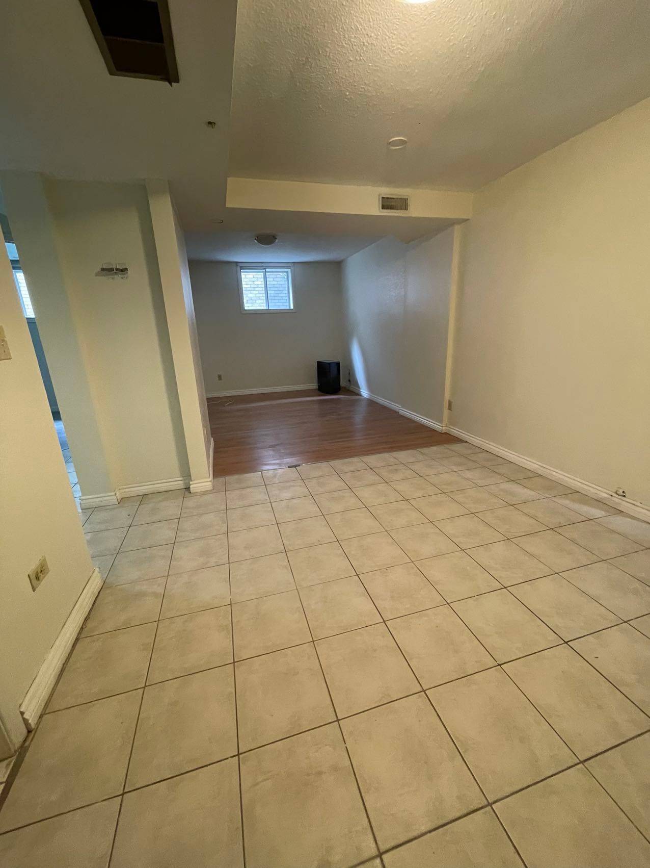 Guelph, ON N1G 3N9,129 KORTRIGHT DR W #B