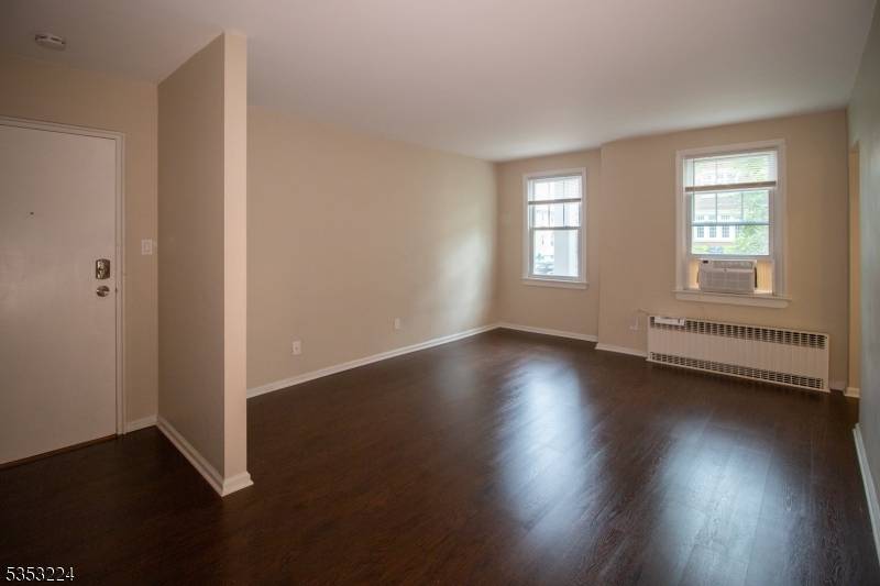 Montclair Twp., NJ 07042,18 The Cres #1