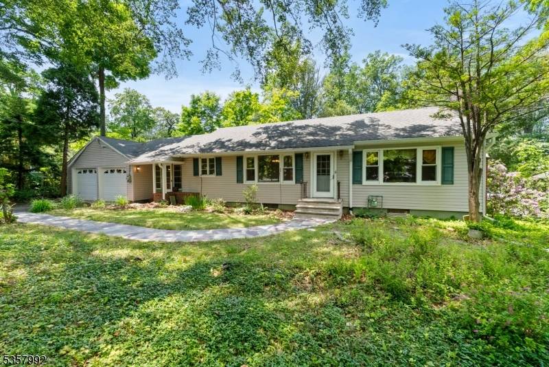 Berkeley Heights Twp., NJ 07922,155 Dogwood Ln