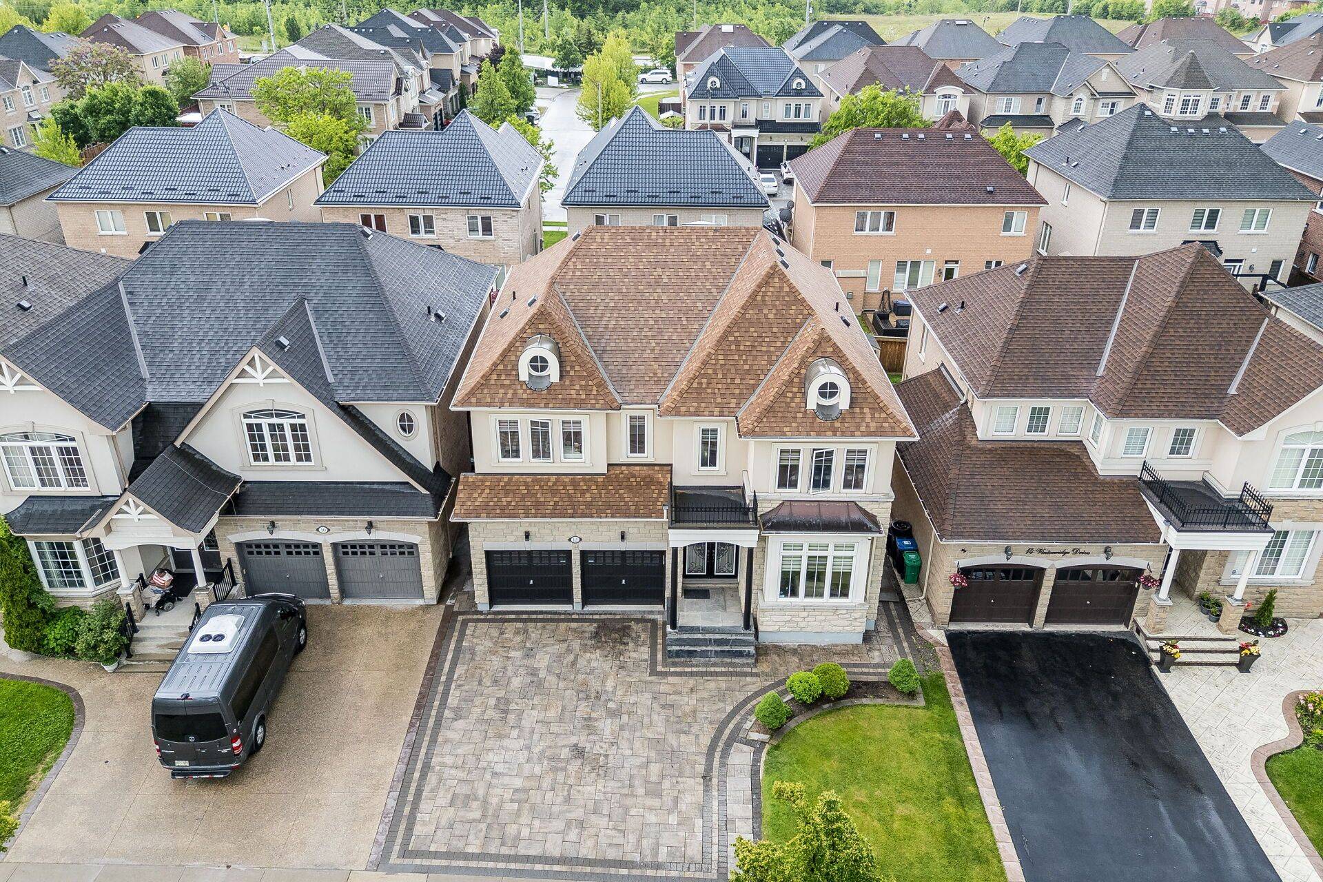 Brampton, ON L6P 2T6,12 Vintonridge DR