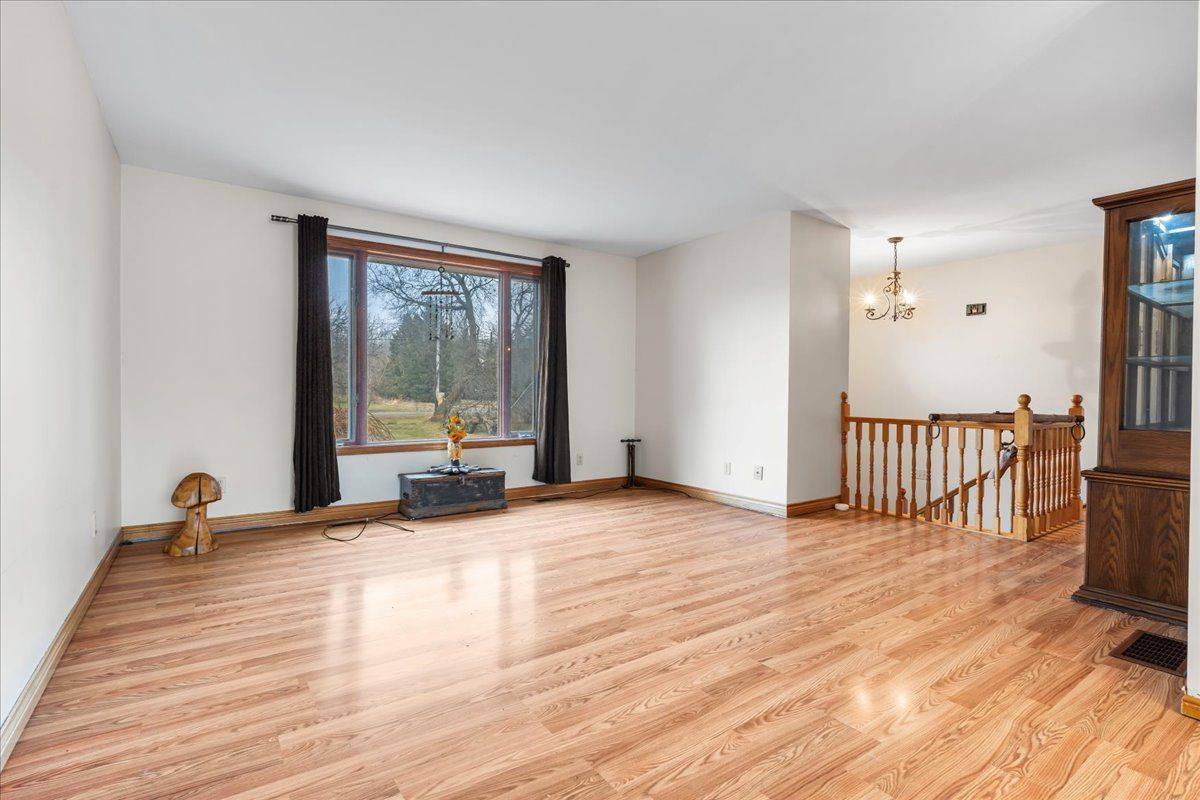 Quinte West, ON K0K 3E0,72 Halloway RD