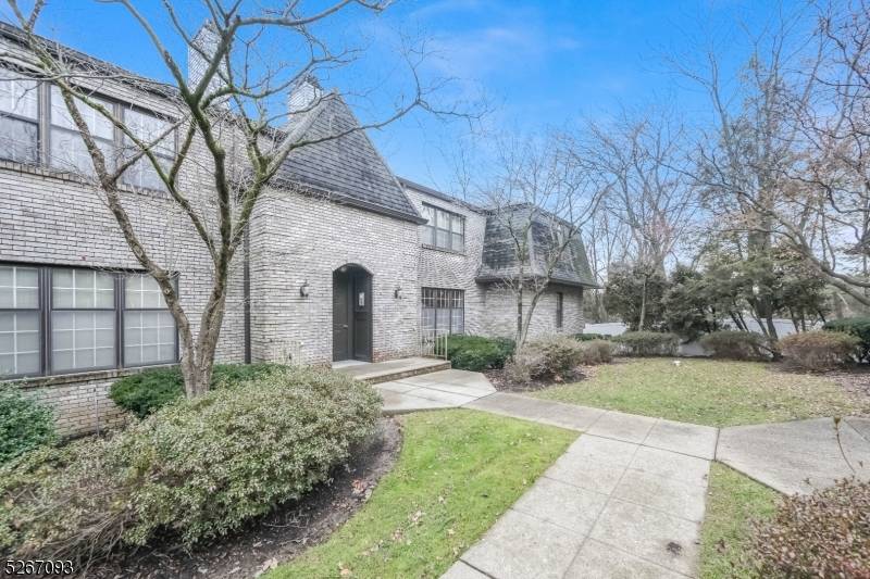 Totowa Boro, NJ 07512,10 Falls Bridge Dr #10