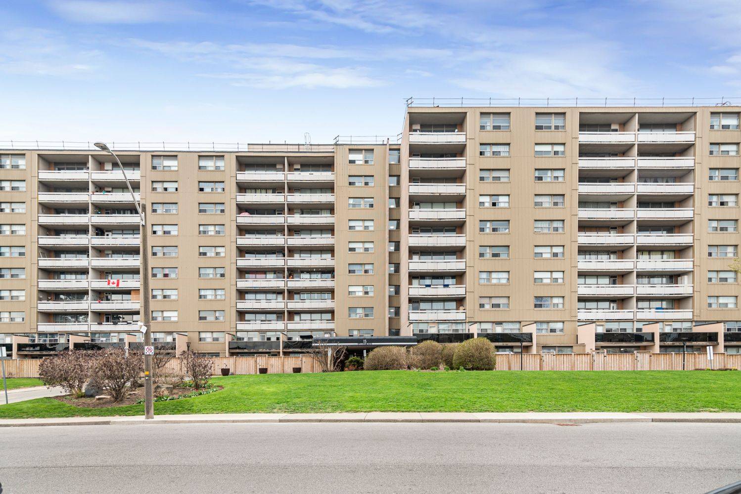 Hamilton, ON L8K 5J2,15 Albright RD #603
