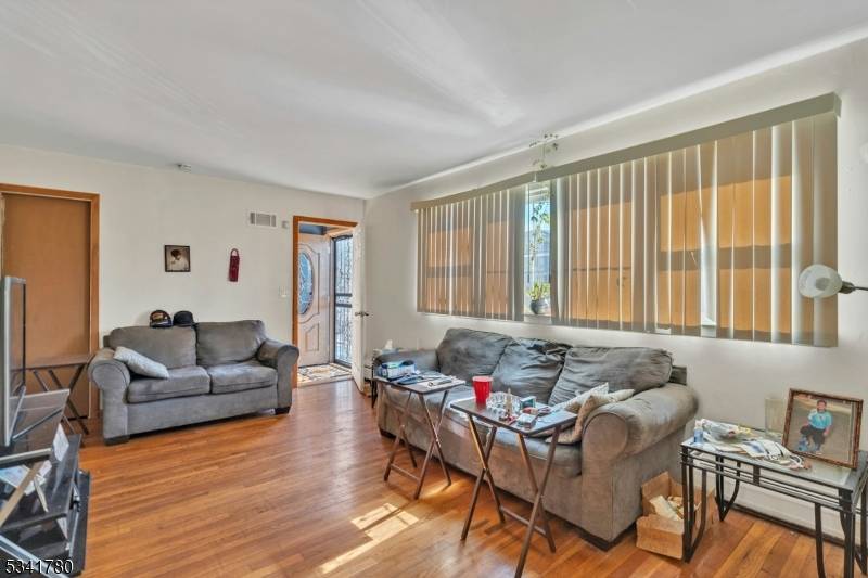 Irvington Twp., NJ 07111,32 Argyle Ter