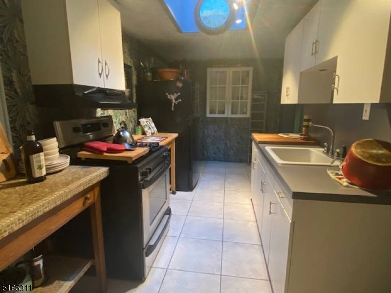 Plainfield City, NJ 07060,527-533 W 8Th Street, Apt. B