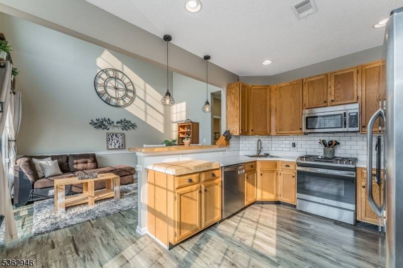 Raritan Twp., NJ 08822,25 Clearbrook Ln