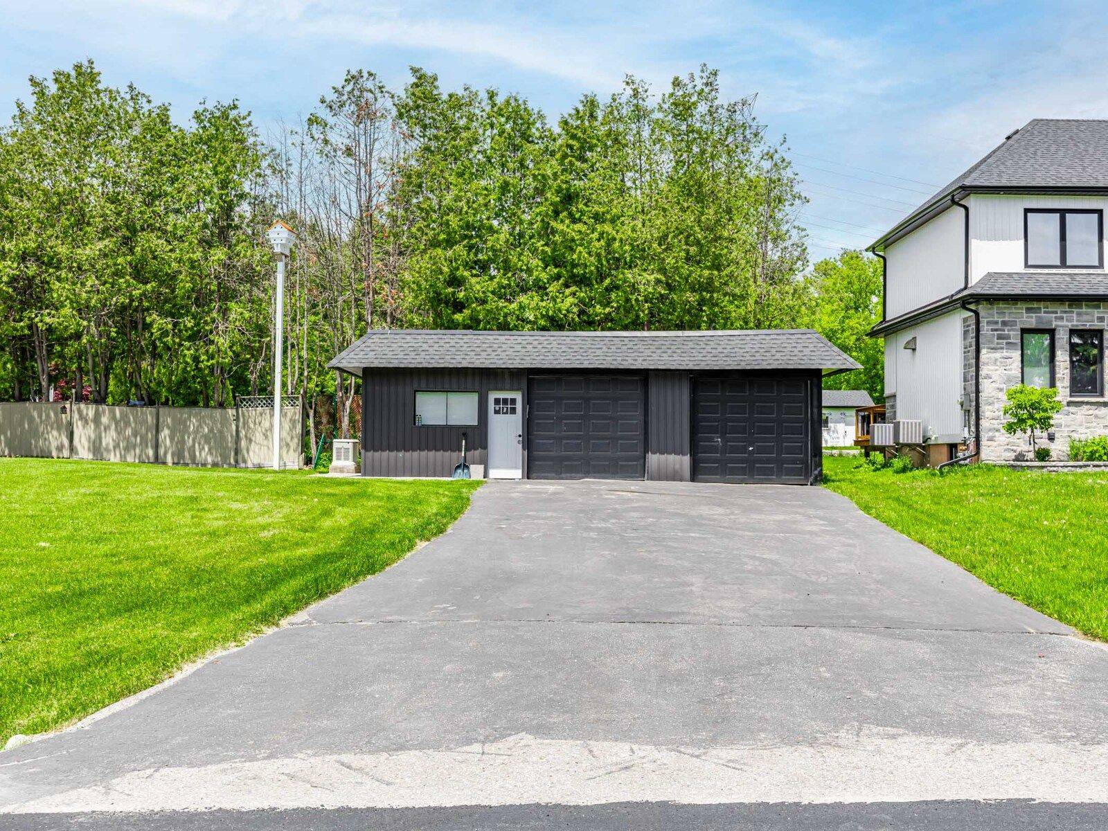 Whitby, ON L1M 1T7,38 Robmar ST E