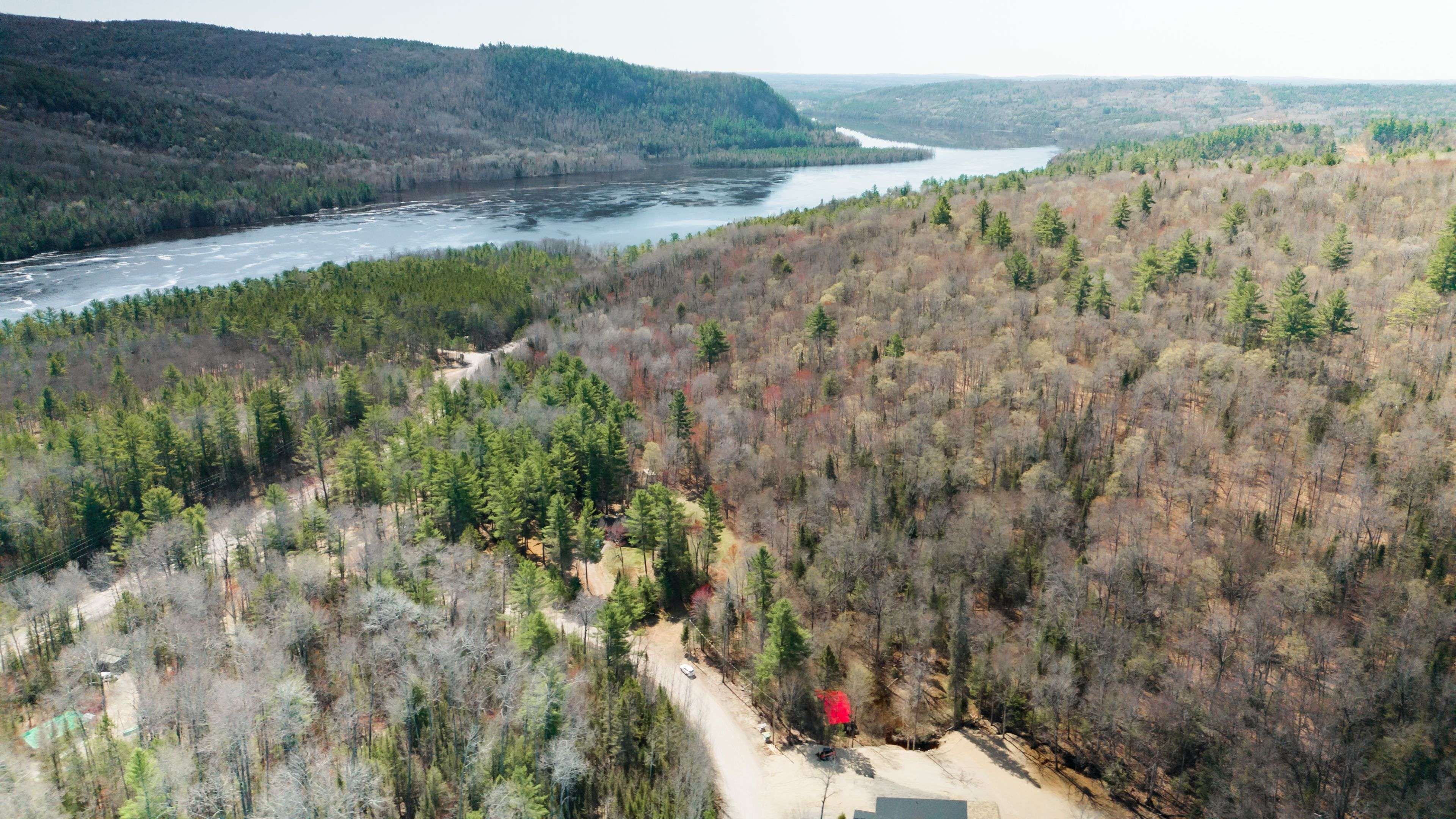 Mattawan, ON P0H 1V0,34 Laurentian CRES