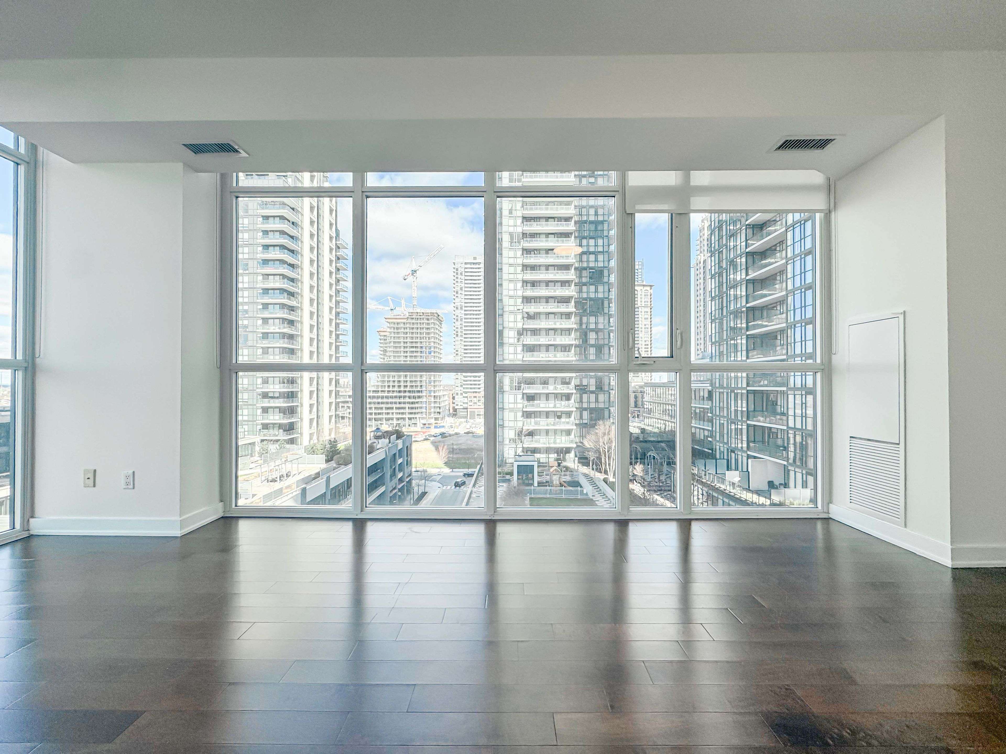 Mississauga, ON L5B 0G3,4065 Brickstone Mews #806