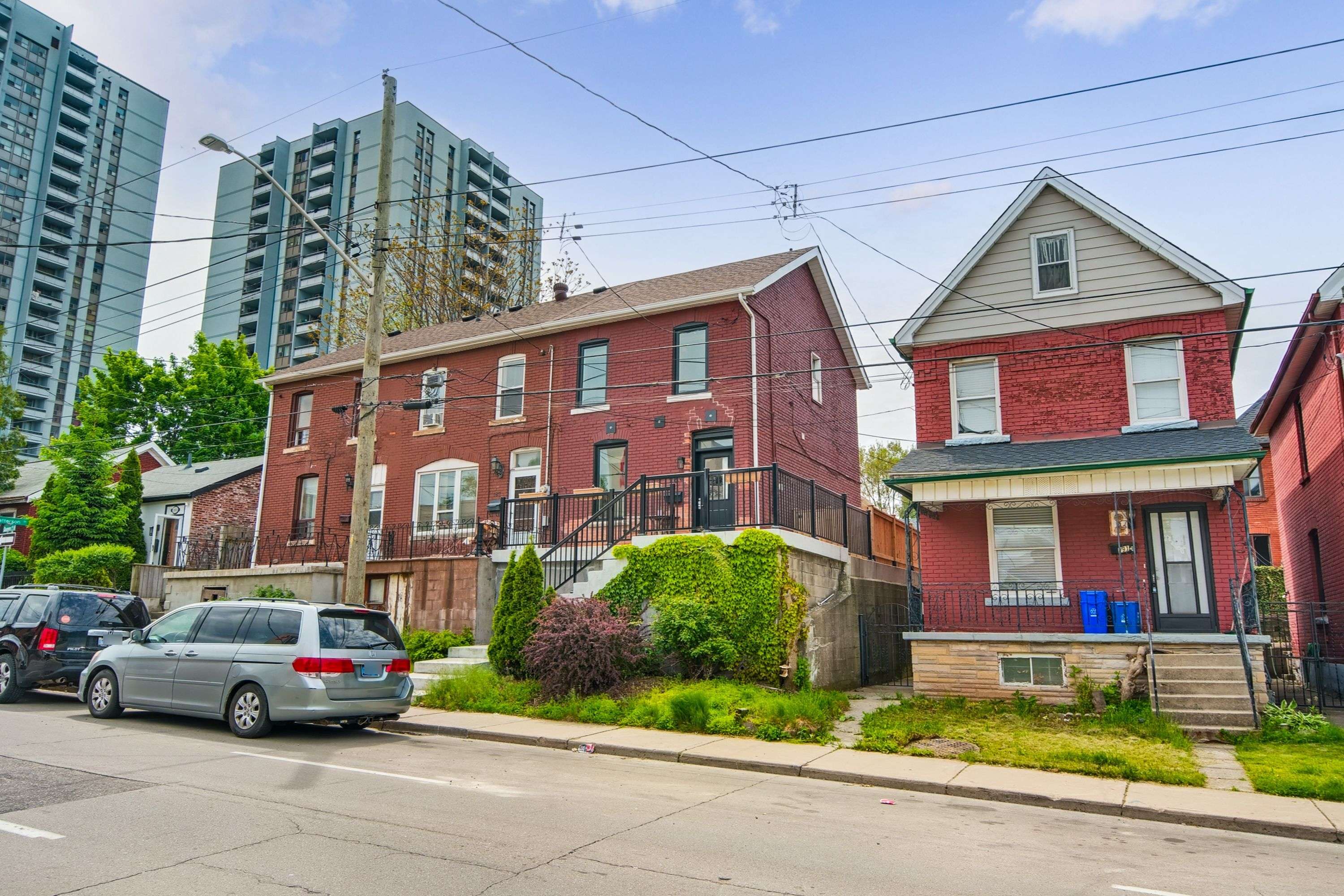 Hamilton, ON L8R 2W2,189 QUEEN ST N