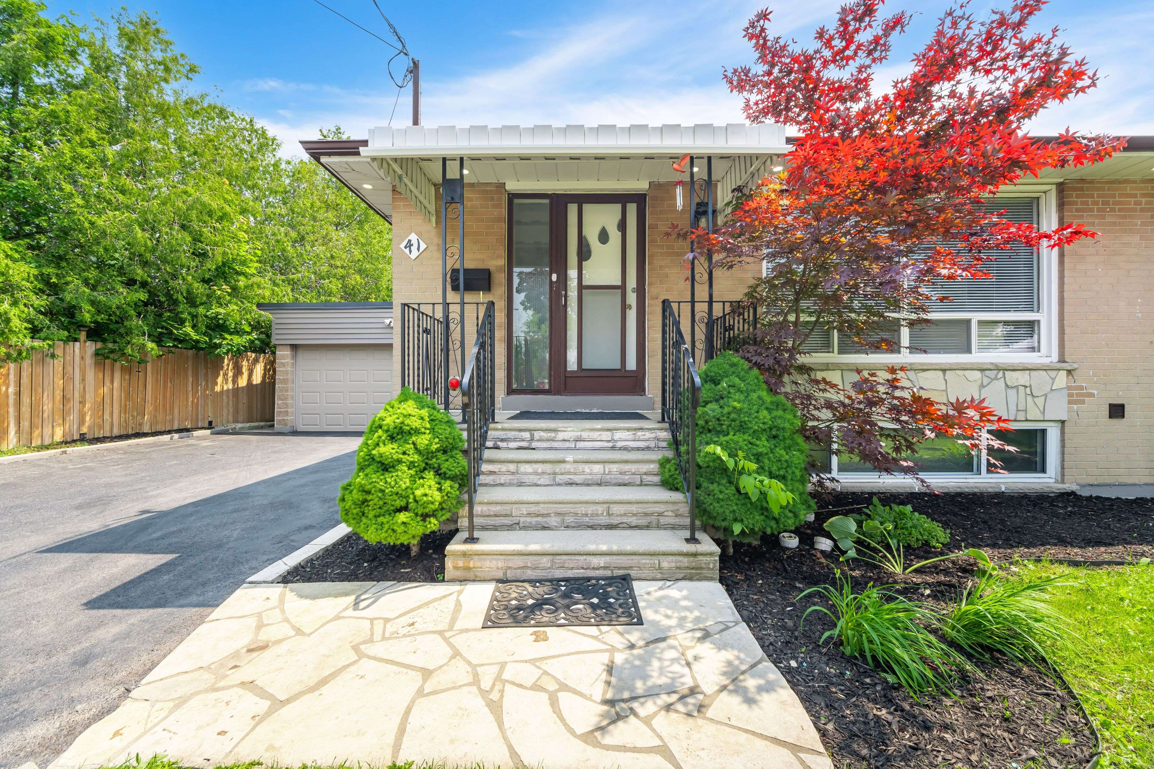 Toronto W05, ON M9M 1M9,41 Bradstock RD