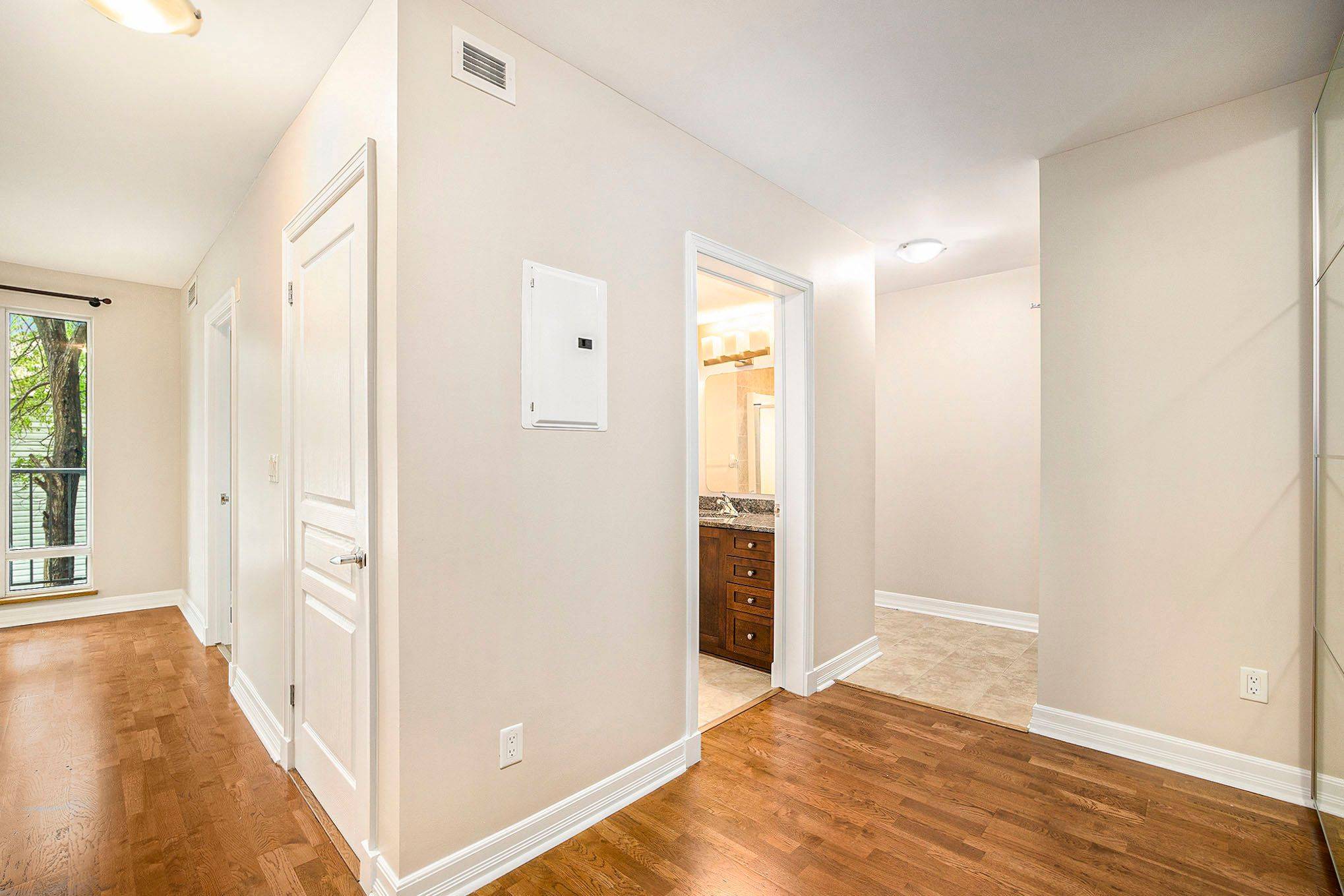 Lower Town - Sandy Hill, ON K1N 0A7,200 Besserer ST #Unit #204