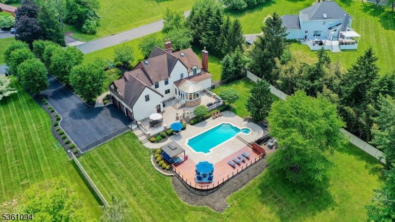 Warren Twp., NJ 07059,3 Manor Dr