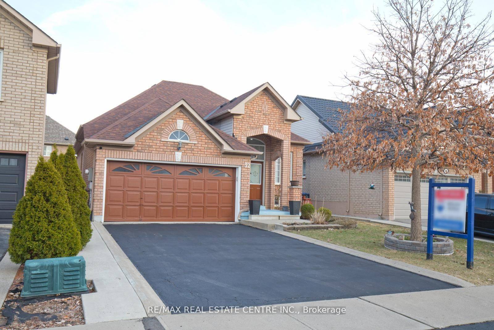 Brampton, ON L7A 3J8,32 Pappain CRES