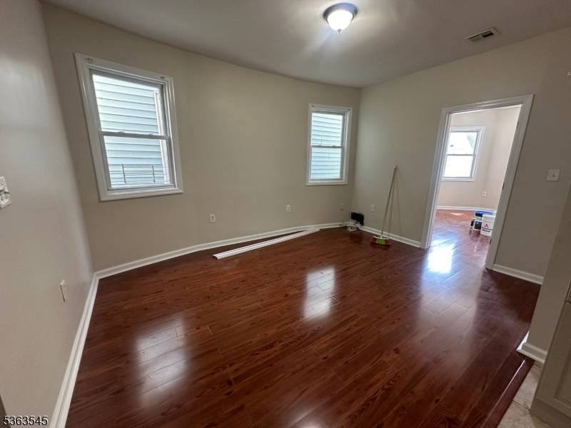 Newark City, NJ 07107,195 N 11Th St