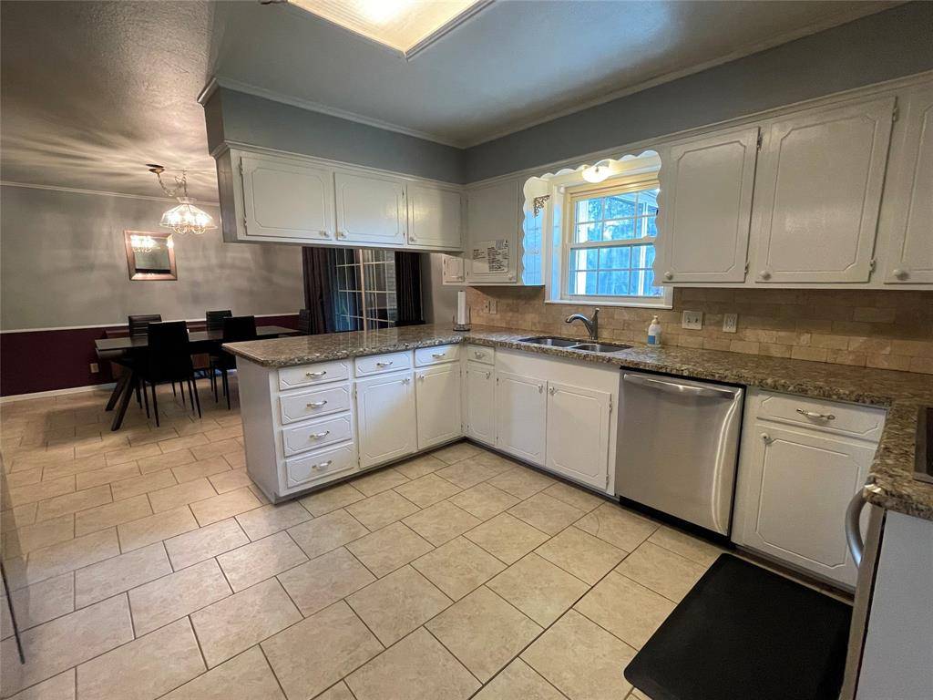 Tyler, TX 75703,704 SPRING CREEK Drive