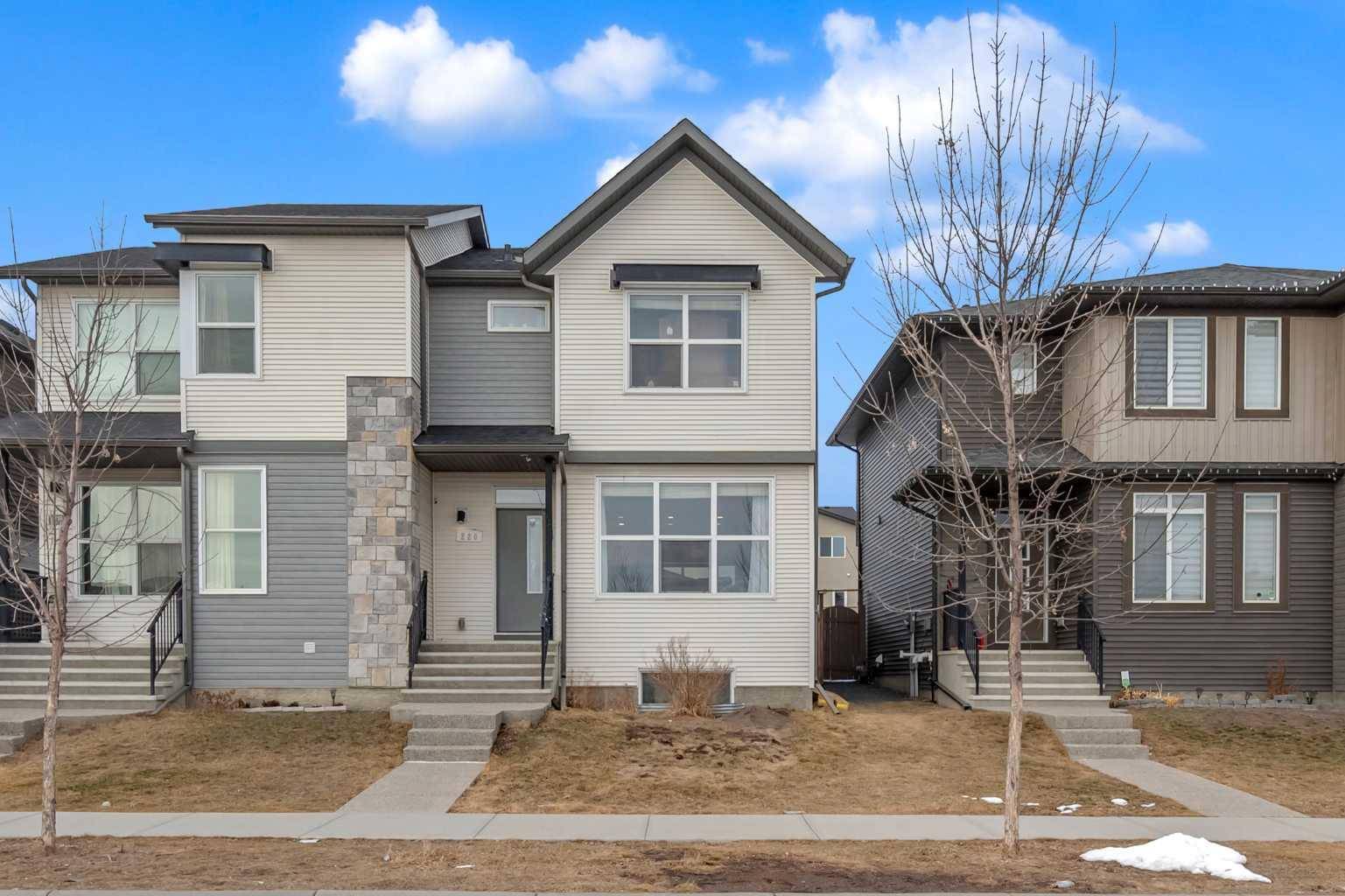 Calgary, AB T3J 0V9,220 Savanna RD NE