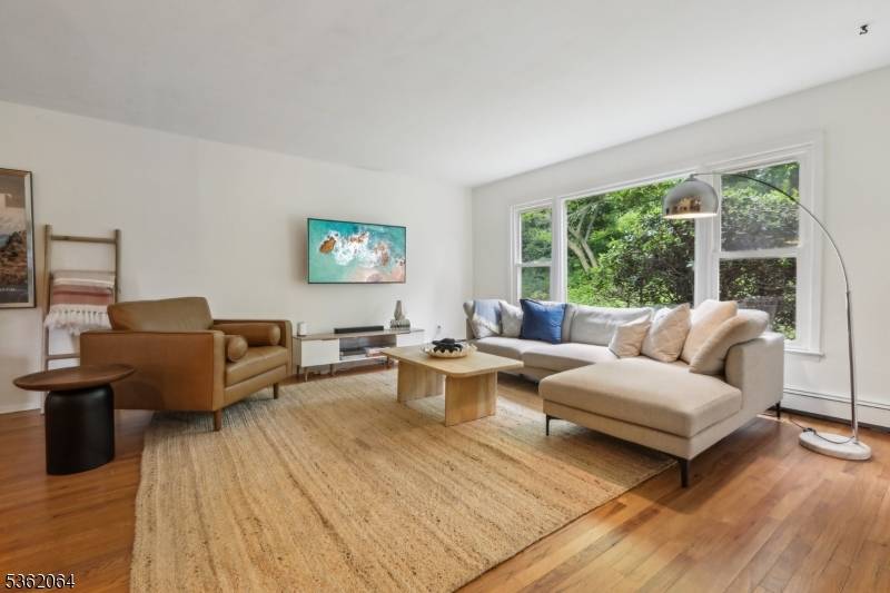 Morris Plains Boro, NJ 07950,70 Leamoor Dr