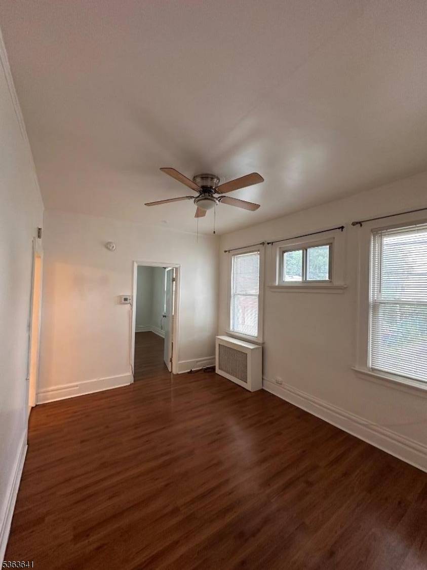 Irvington Twp., NJ 07111,1 Norwood Ave #2R