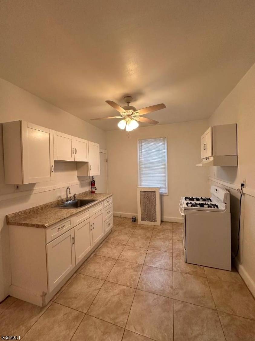 Irvington Twp., NJ 07111,1 Norwood Ave #2R