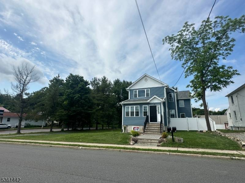 Newton Town, NJ 07860,24 Lawnwood Ave