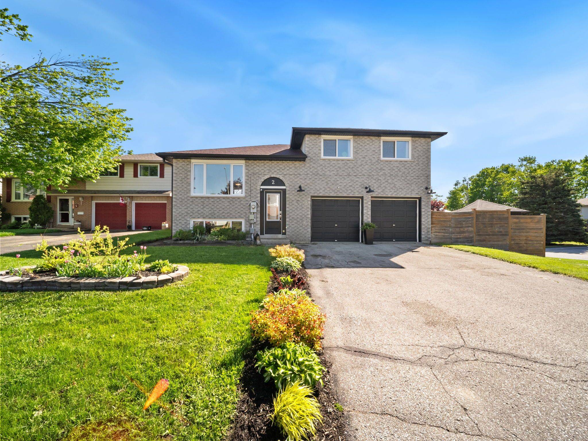 Orillia, ON L3V 7N9,2 Chestnut PL